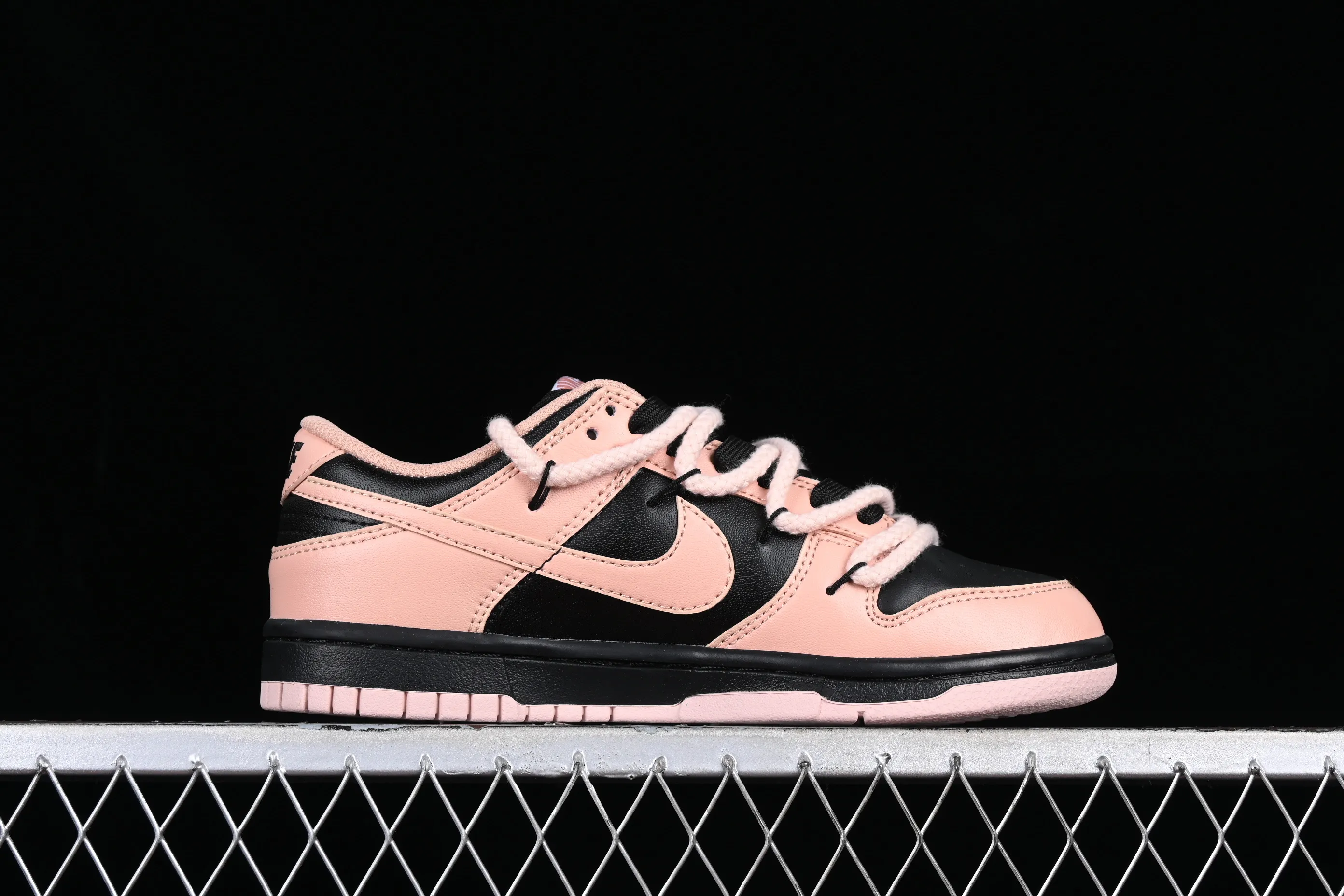 All Categories Nk SB Dunk Series Nk SB Dunk Low Low-top Sneakers Nk Dunk Low Steam Puppet Midnight Whiskey Sweet Cool Style Customized Deconstructed Strap Casual Sneakers DD1503-601